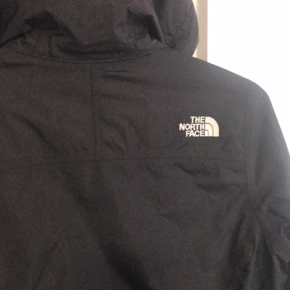 Northface waterproof jacket - Picture 8 of 9